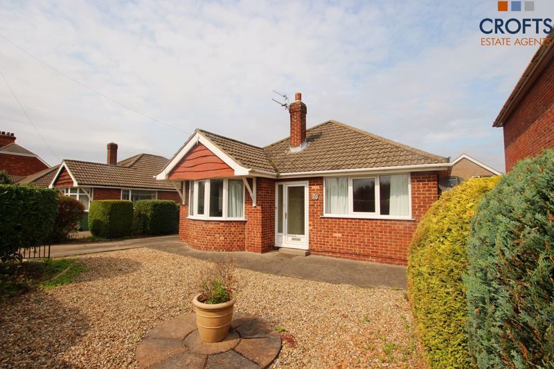 3 bed detached bungalow for sale in Station Road, Habrough, Immingham
