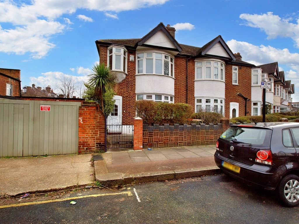 3 bed end terrace house for sale in Upton Avenue, London E7 Zoopla