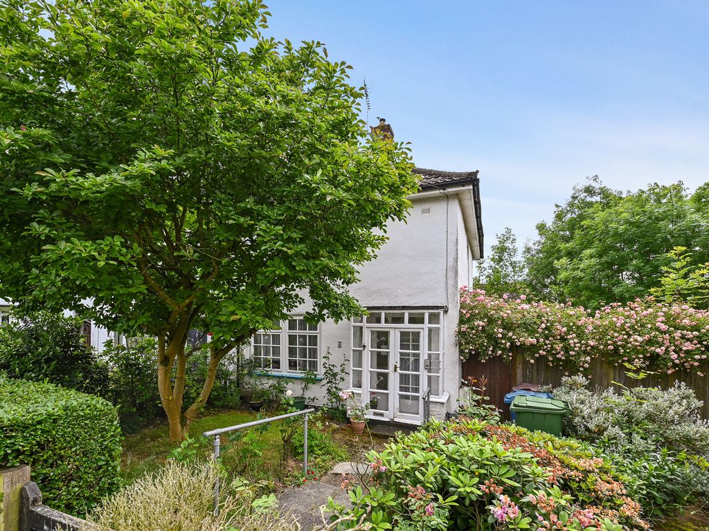 2 bed end terrace house for sale in Carmelite Close, Harrow HA3, £