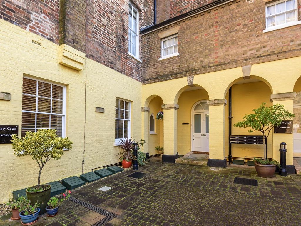 2 bed flat for sale in St. Josephs Field, Taunton TA1 Zoopla
