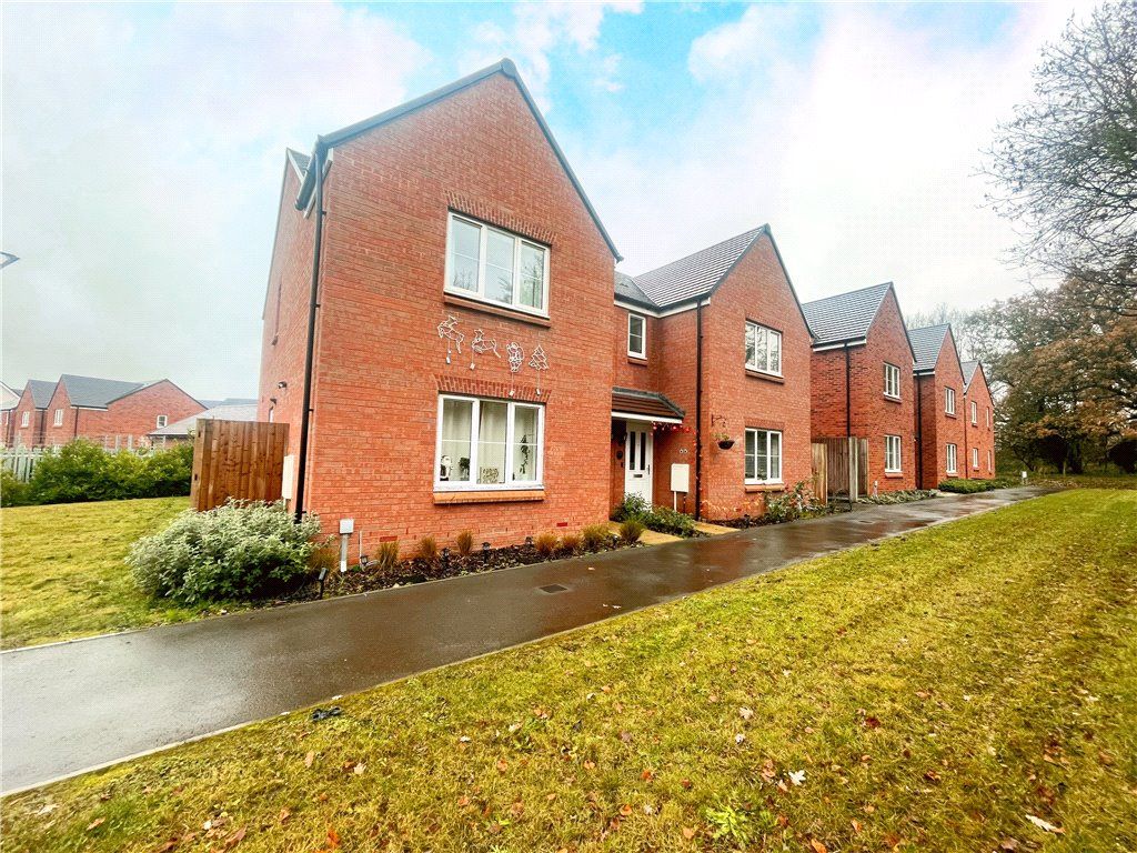 3 bed semidetached house for sale in Rushall Place, Winnersh