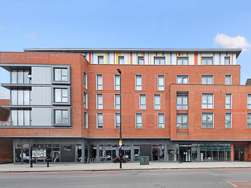 2 bed flat to rent in Uxbridge Road, London W3, £2,400 pcm Zoopla