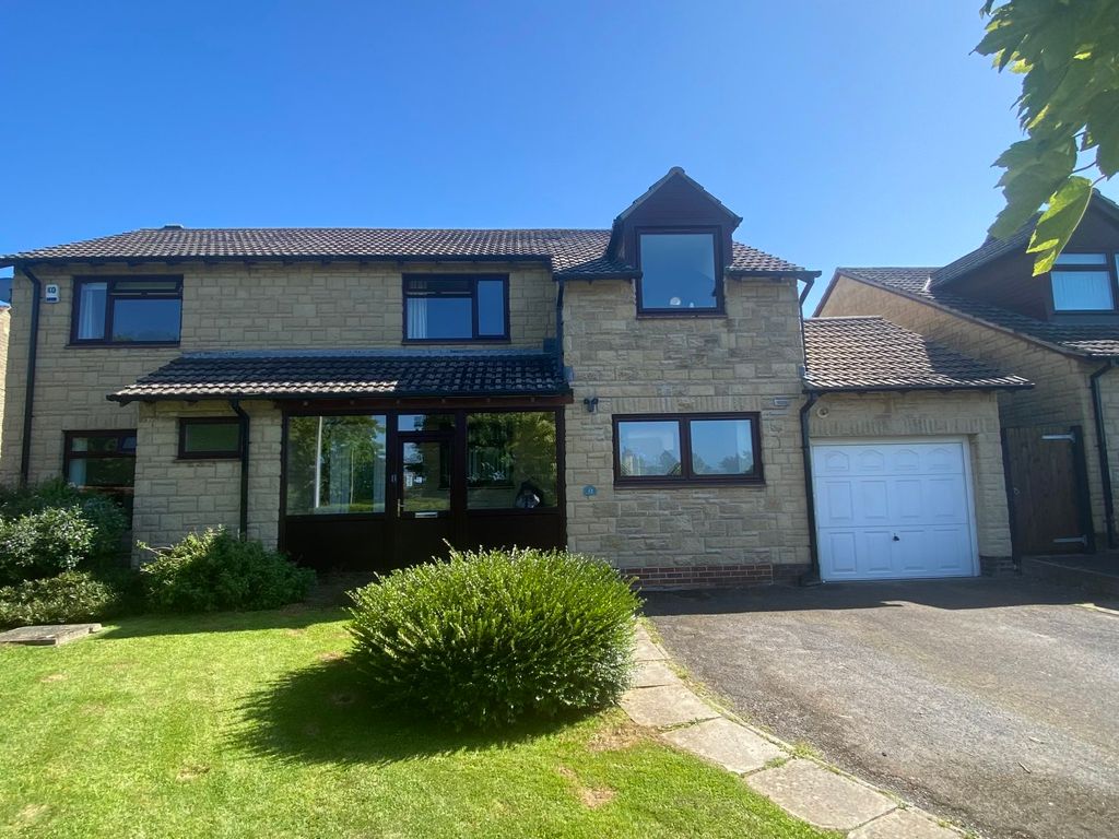 4 bed detached house for sale in Lyefield Road, Worle, WestonSuper