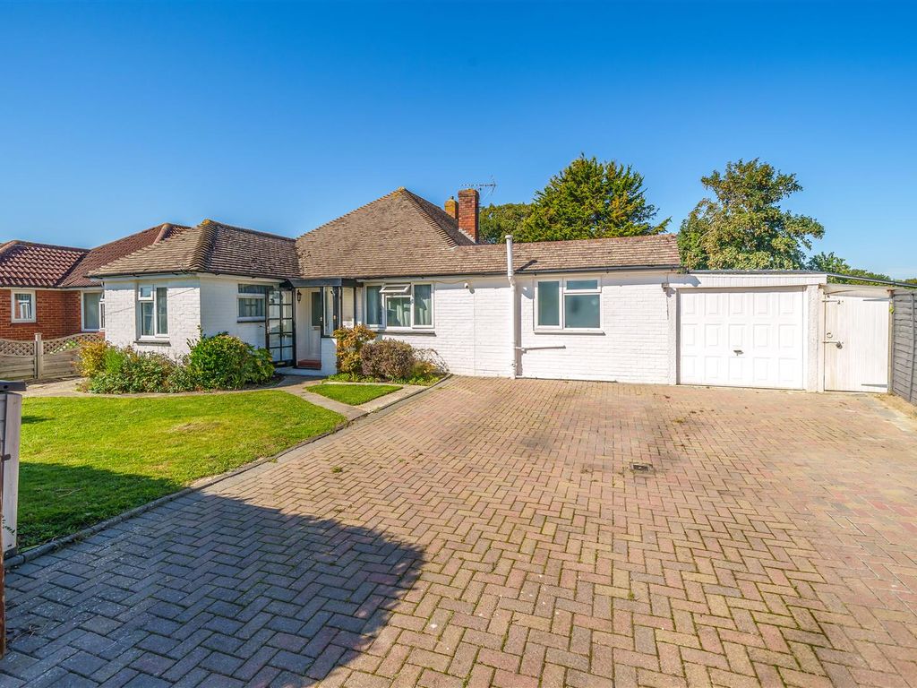 4 bed detached bungalow for sale in Carlton Avenue, Rose Green, Bognor