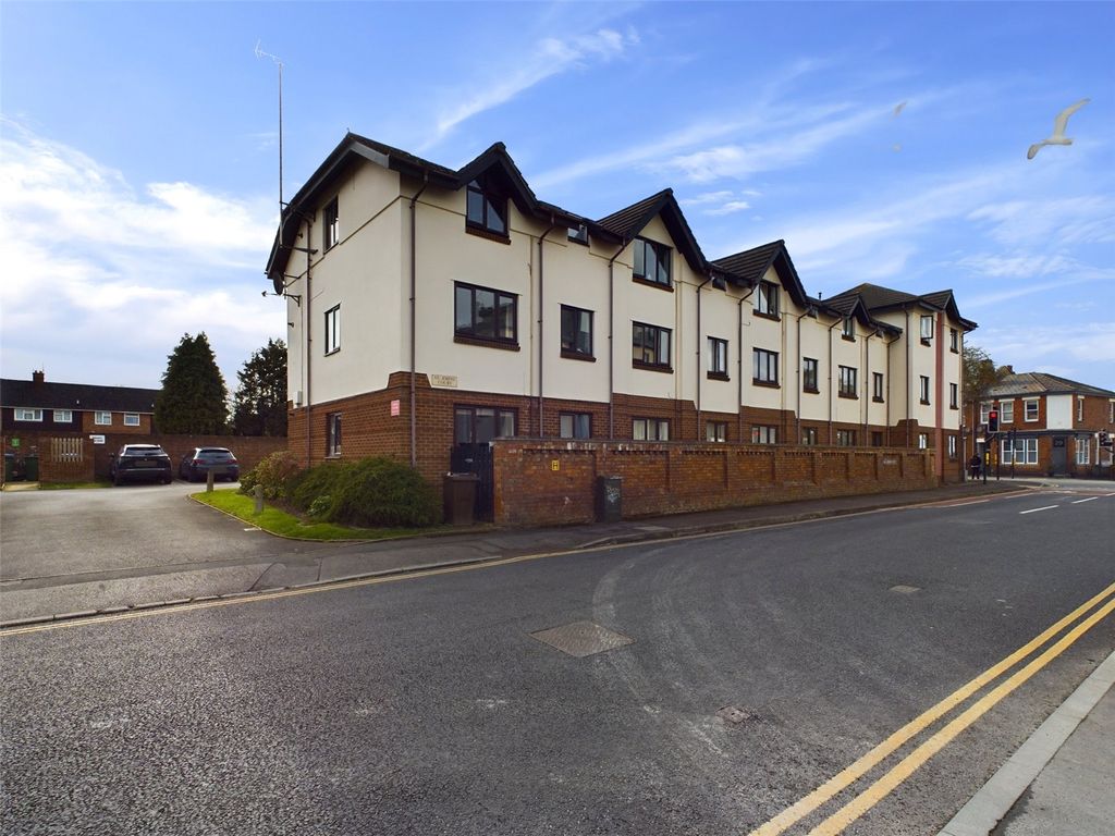 1 bed flat for sale in Millbrook Street, Cheltenham, Gloucestershire