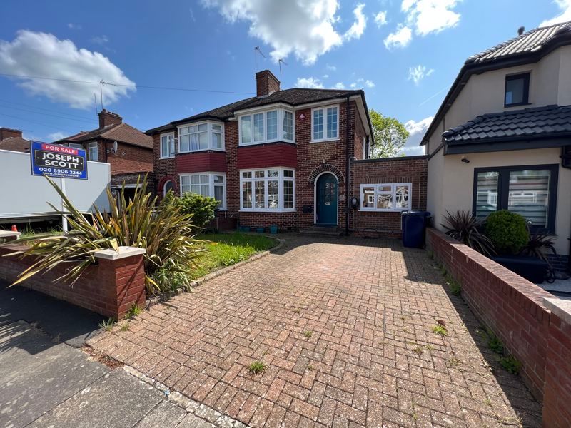 4 bed semidetached house for sale in Braemar Gardens, London NW9 Zoopla