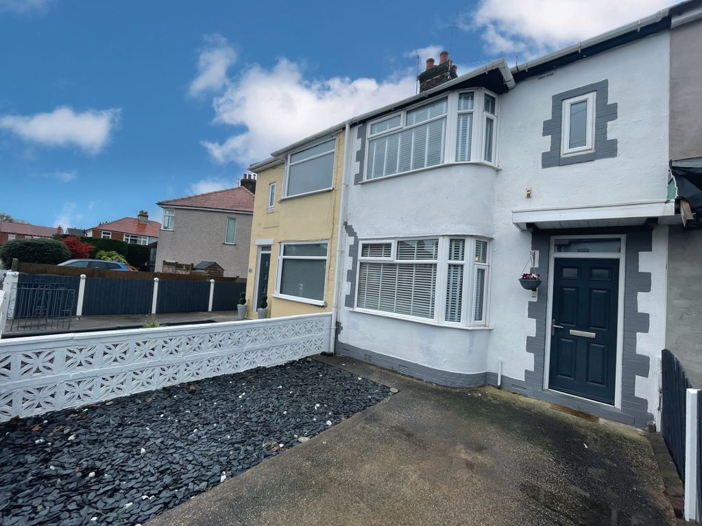 3 bed terraced house for sale in Rydal Avenue, Thornton FY5, £125,000