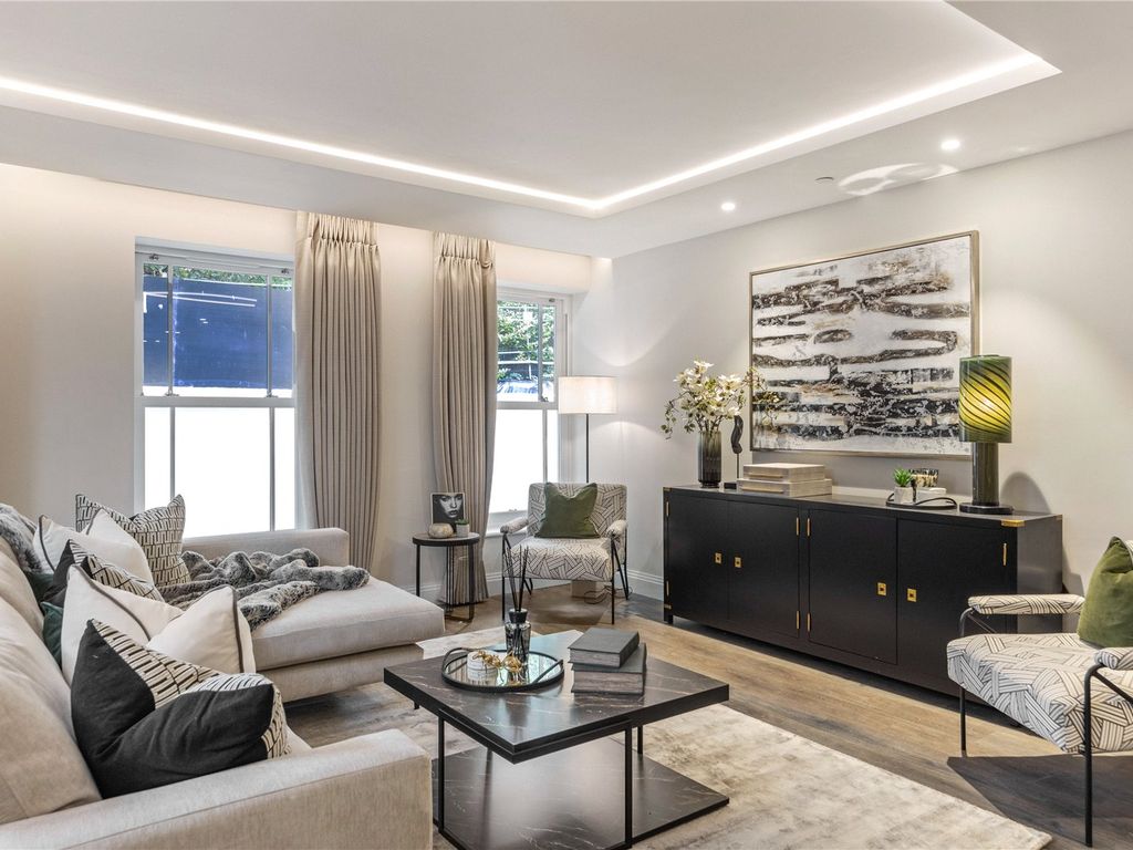 New home, 3 bed flat for sale in Lincoln Court, Old Avenue, Weybridge