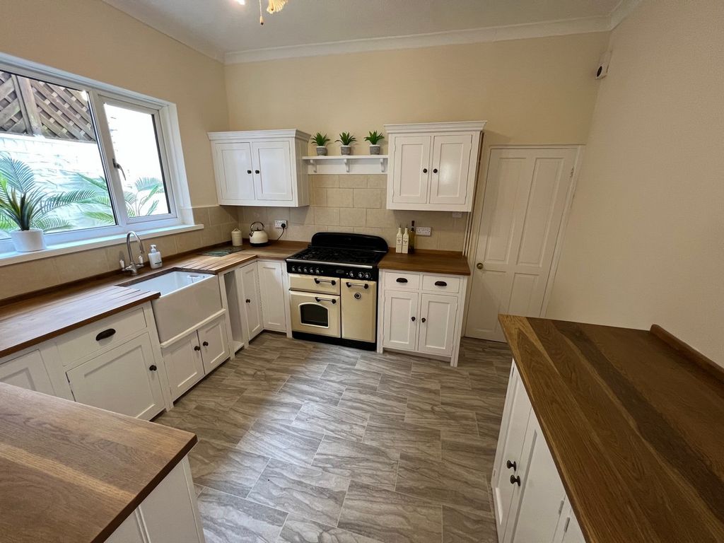4 bed semidetached house for sale in Ynyshir Road Porth , Porth CF39