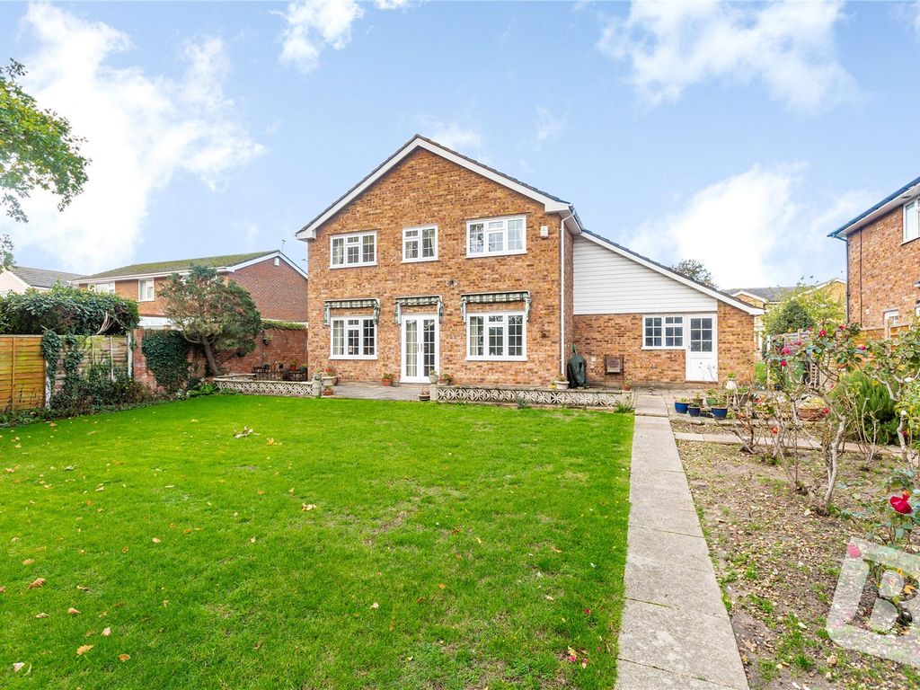4 bed detached house for sale in Clairvale, Emerson Park RM11 Zoopla