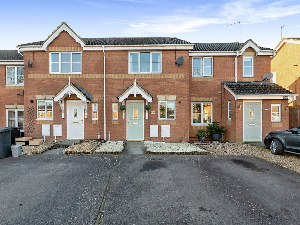 2 bed terraced house for sale in Moors Close, Deanshanger, Milton
