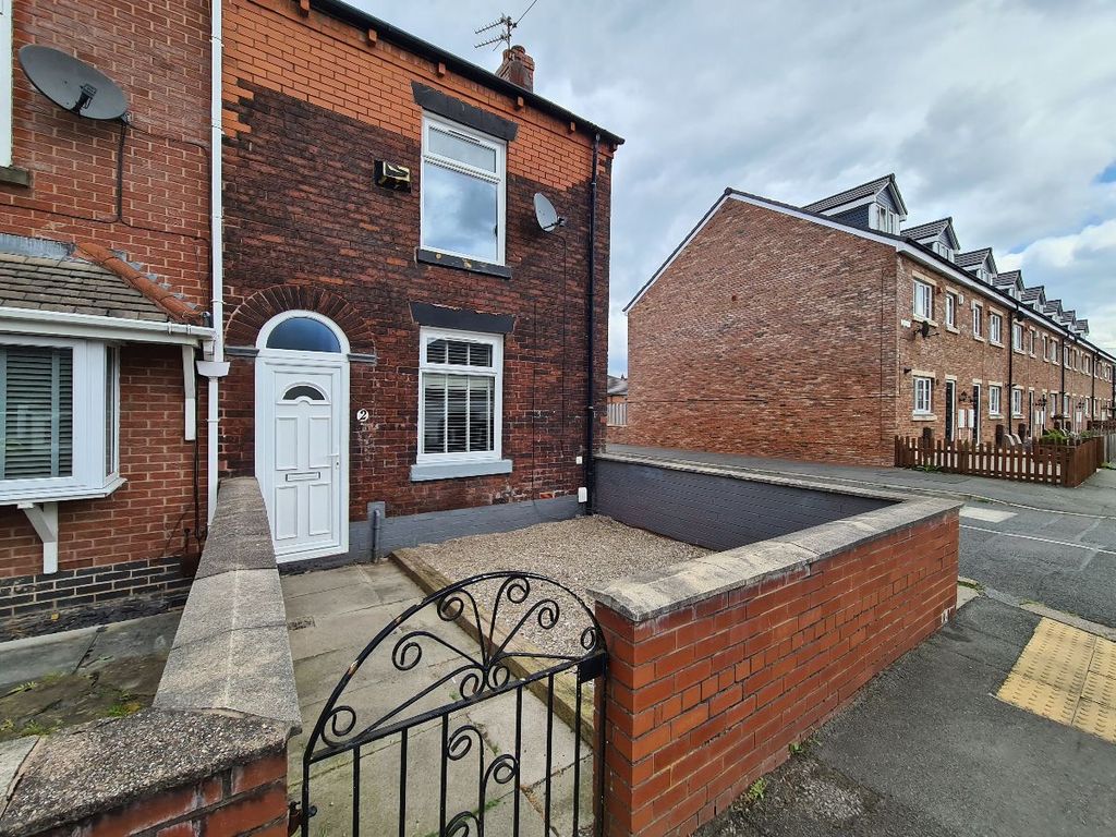 2 bed terraced house to rent in Lark Hill, Farnworth, Bolton BL4, £850