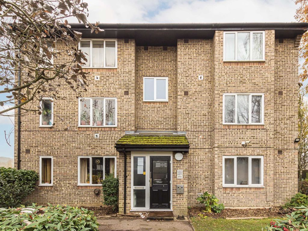 1 bed flat to rent in Friars Avenue, London SW15, £1,495 pcm Zoopla