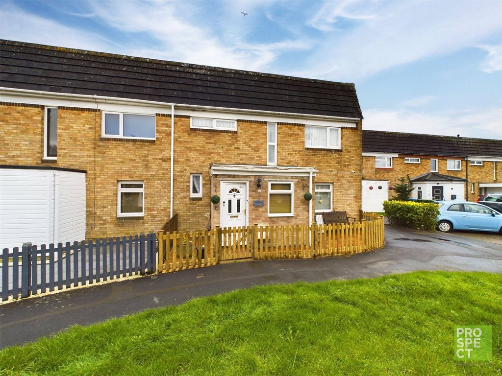 3 bed end terrace house for sale in Wheatley, Bracknell, Berkshire RG12