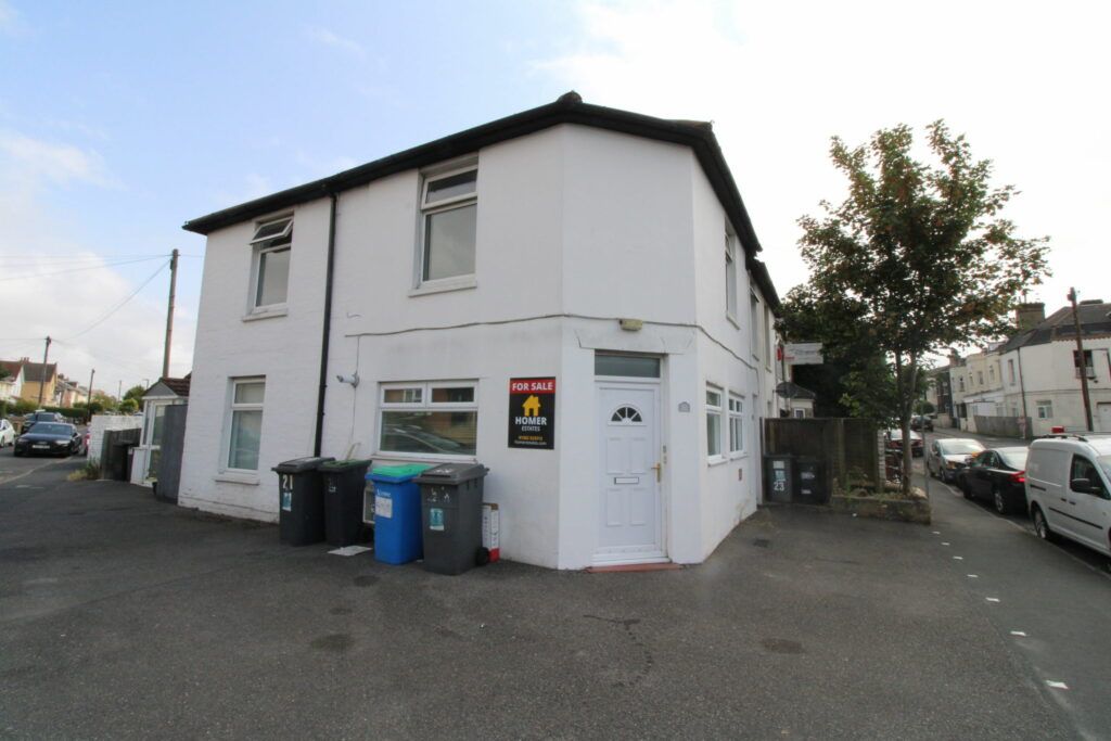 4 bed terraced house for sale in Windham Road, Bournemouth BH1 Zoopla
