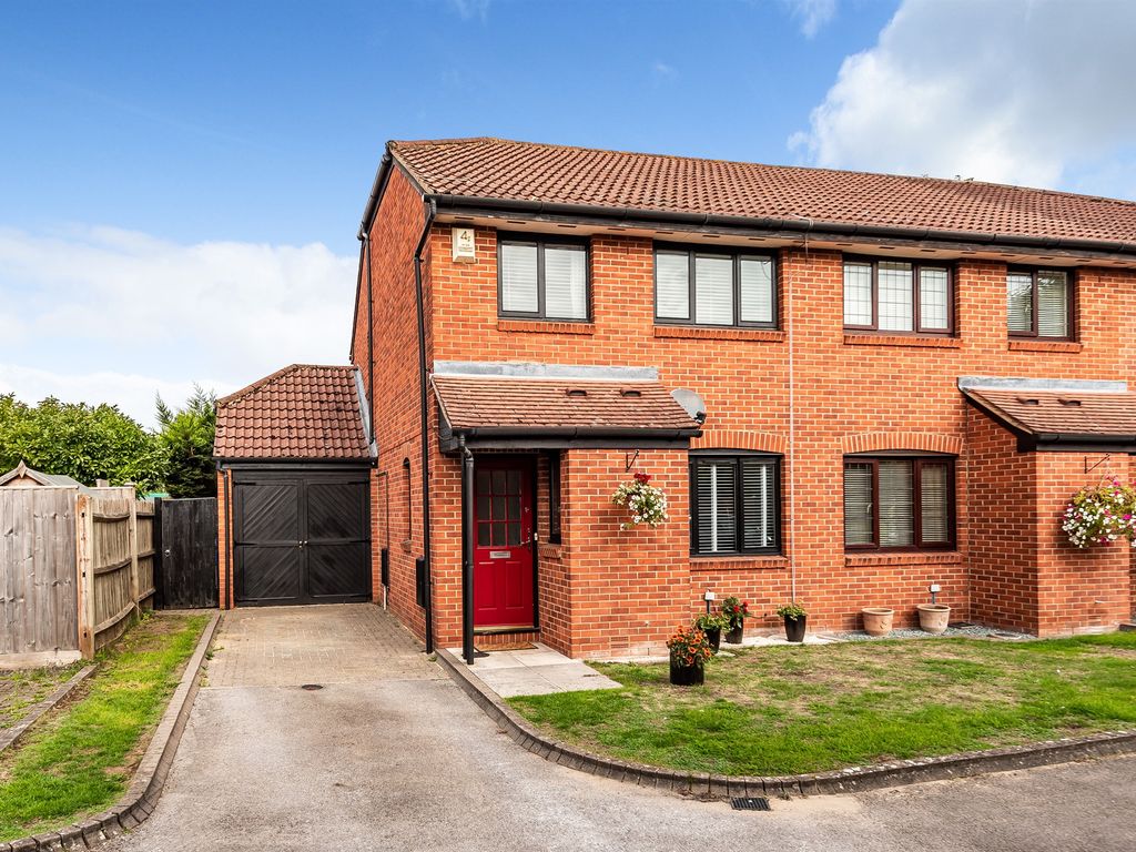 3 bed semidetached house for sale in Stonefield Park, Maidenhead SL6