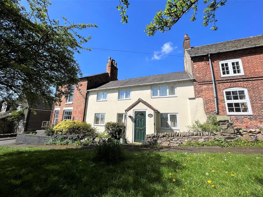 3 bed property for sale in The Green, Markfield, Leicestershire LE67, £