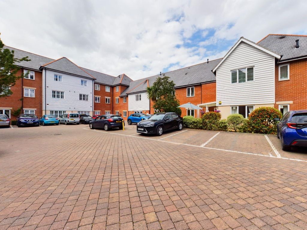 2 bed flat for sale in Ongar Road, Brentwood CM15, £315,000 Zoopla