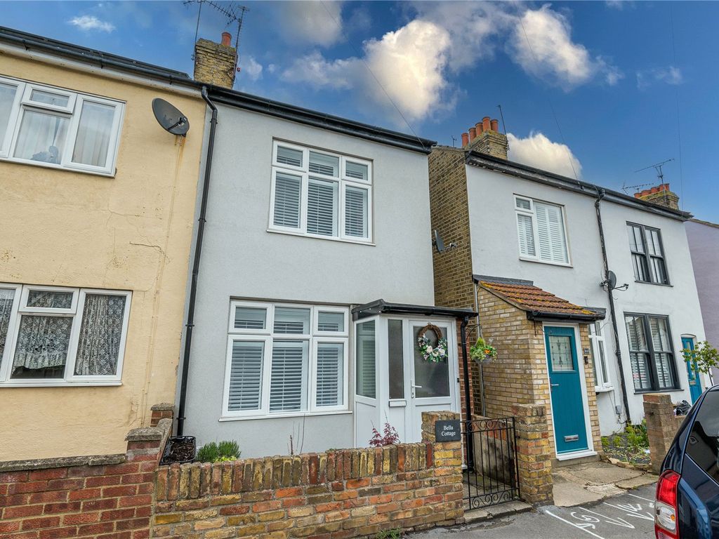 2 bed semidetached house for sale in High Street, Great Wakering