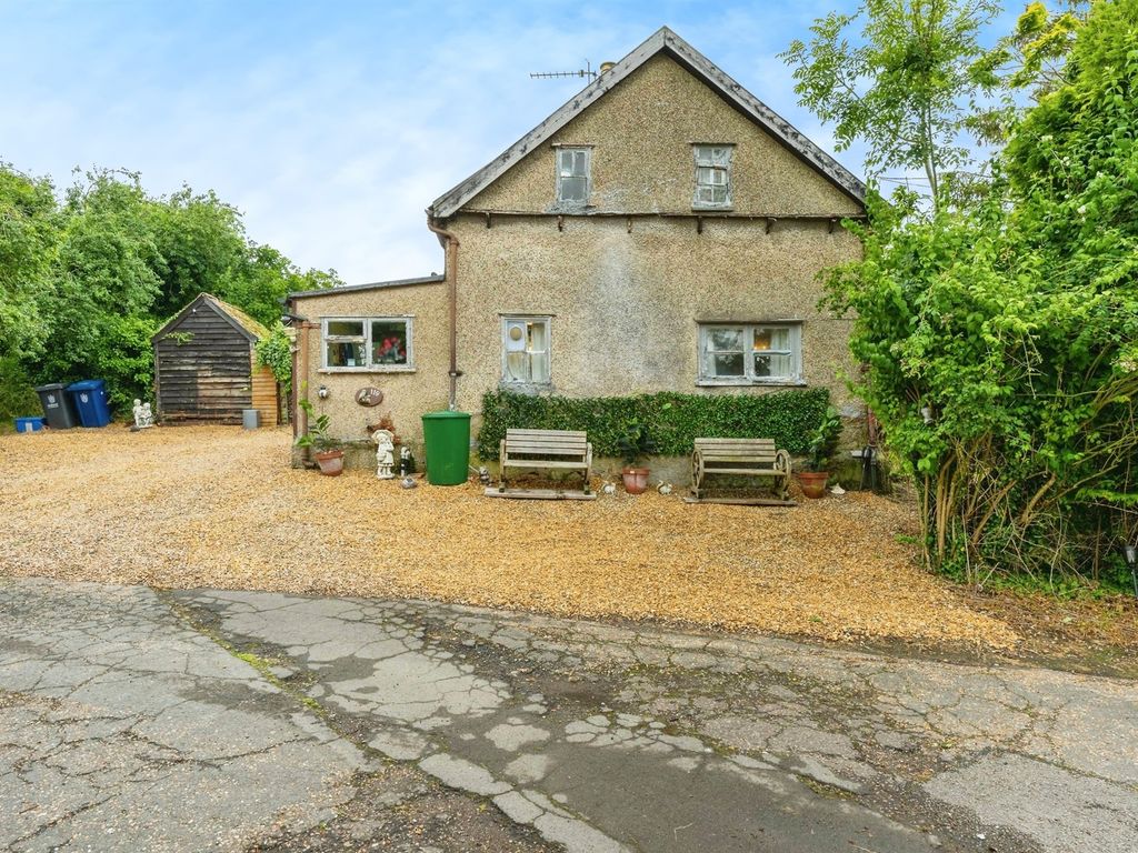 3 bed property for sale in Ermine Street, Caxton, Cambridge CB23, £