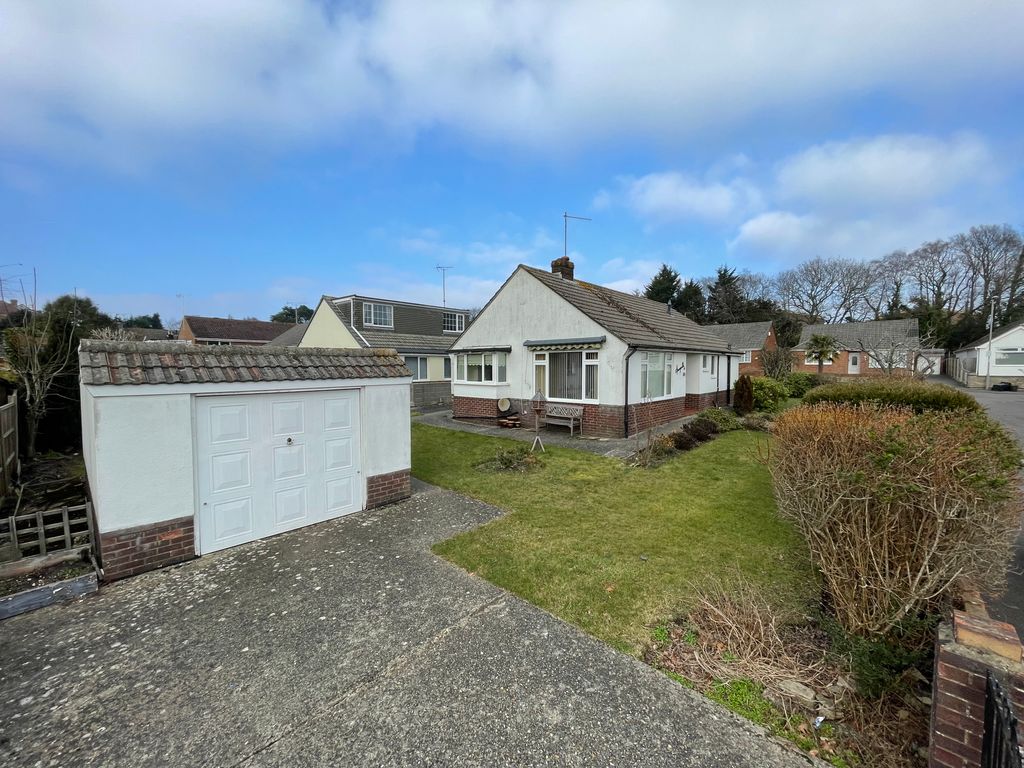 3 bed detached bungalow for sale in Oak Road, Upton, Poole BH16 Zoopla