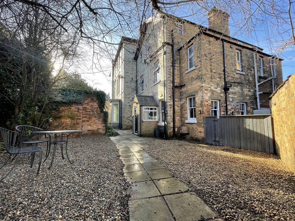 1 bed flat for sale in Westbourne Grove, Scarborough YO11 Zoopla