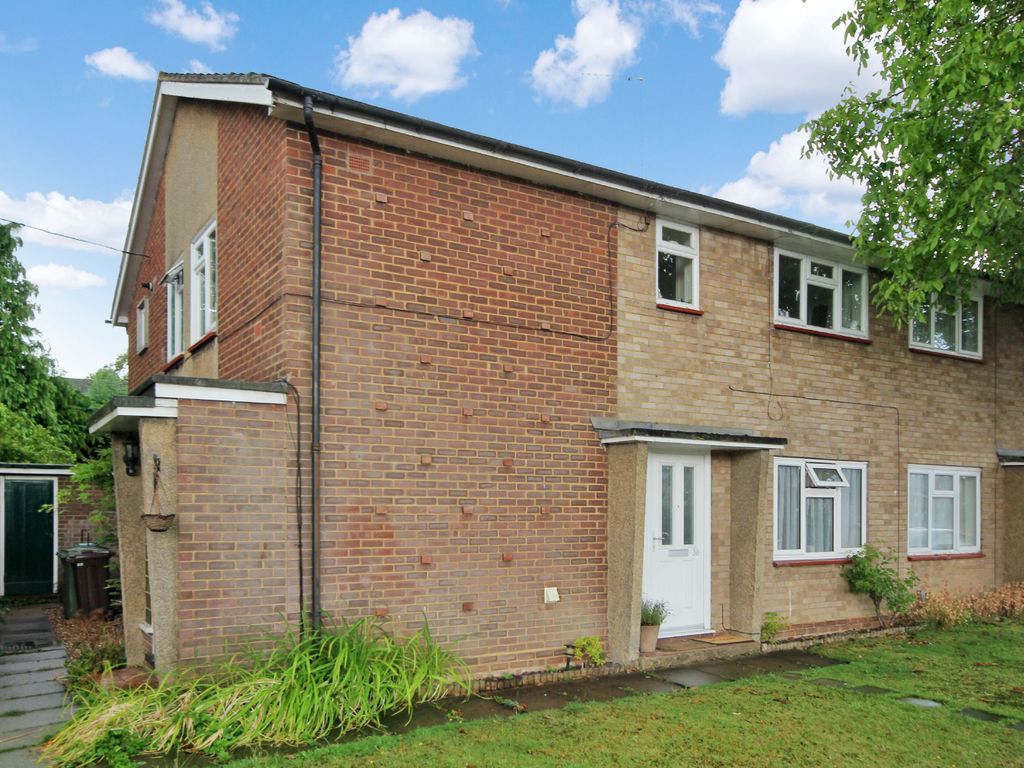 2 bed flat to rent in Oakley Road, Harpenden AL5, £1,295 pcm Zoopla