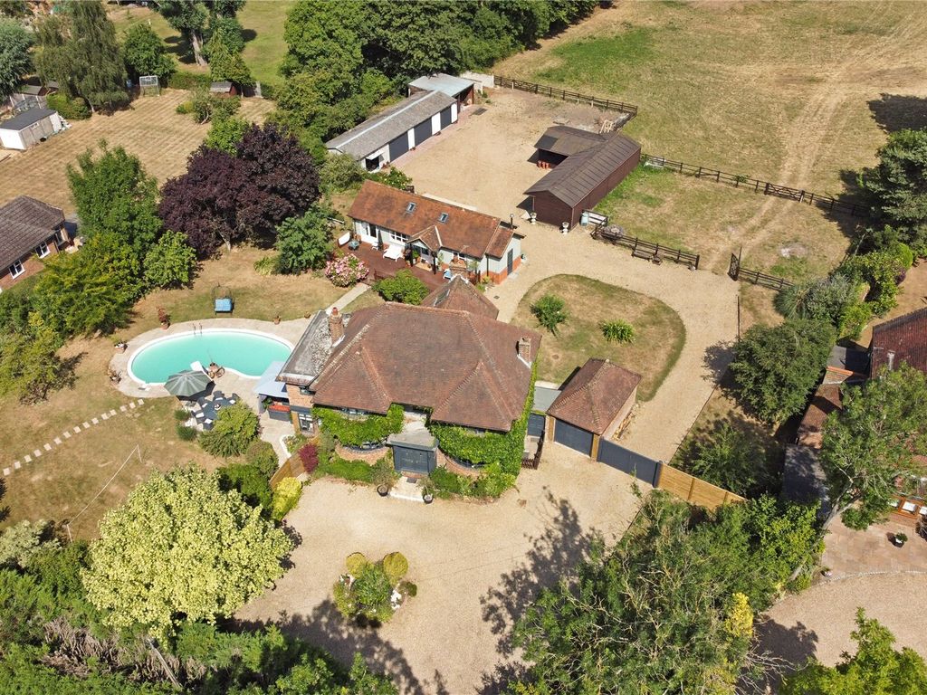 5 bed detached house for sale in Chapel Lane, Letty Green, Hertford