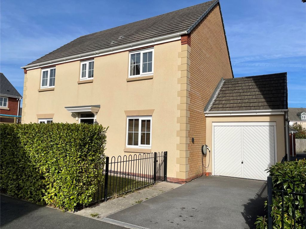4 bed detached house for sale in Six Mills Avenue, Gorseinon, Swansea