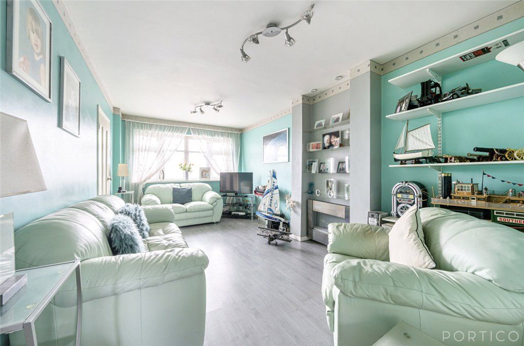 3 bed terraced house for sale in Nelson Road, Rainham, Essex RM13 Zoopla