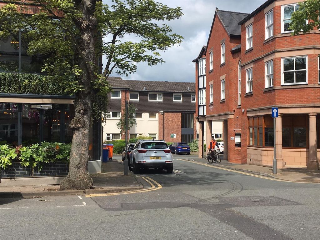 2 bed flat to rent in Massey Street, Alderley Edge SK9, £1,000 pcm Zoopla