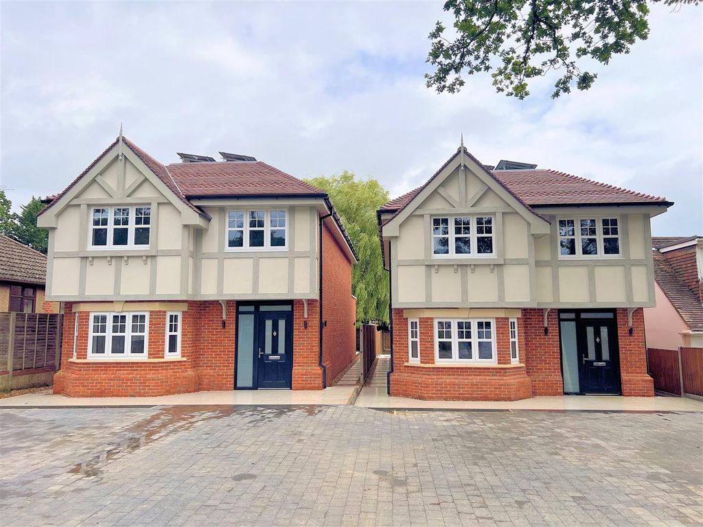 New home, 4 bed detached house for sale in Bearwood Road, Wokingham