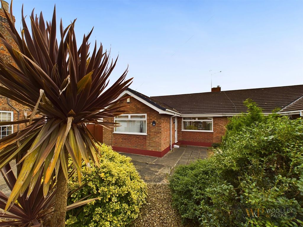 2 bed semidetached bungalow for sale in Norwood Grove, Beverley HU17