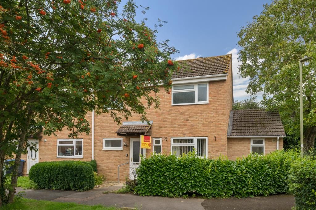 2 bed end terrace house for sale in Carterton, Oxfordshire OX18, £