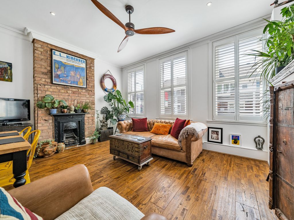 2 bed flat for sale in North End Road, London SW6, £475,000 Zoopla