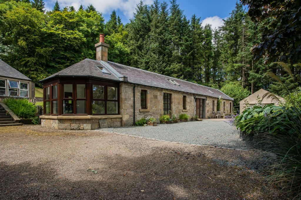 3 bed cottage for sale in Hillside Cottage, Johnshill, Lochwinnoch PA12