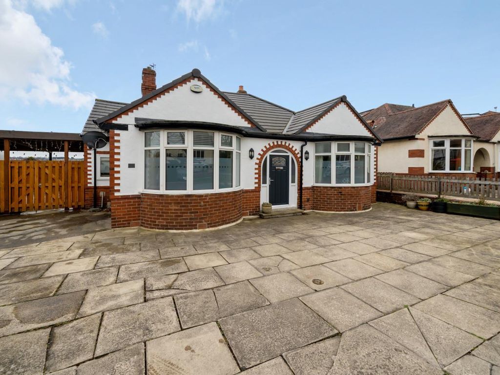 3 bed detached bungalow for sale in Victoria Walk, Horsforth LS18 Zoopla