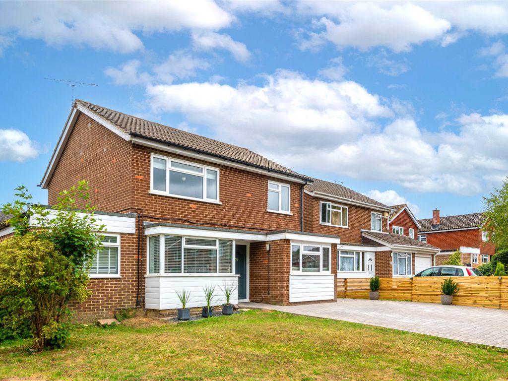 4 bed detached house for sale in Montfort Rise, Redhill RH1 Zoopla
