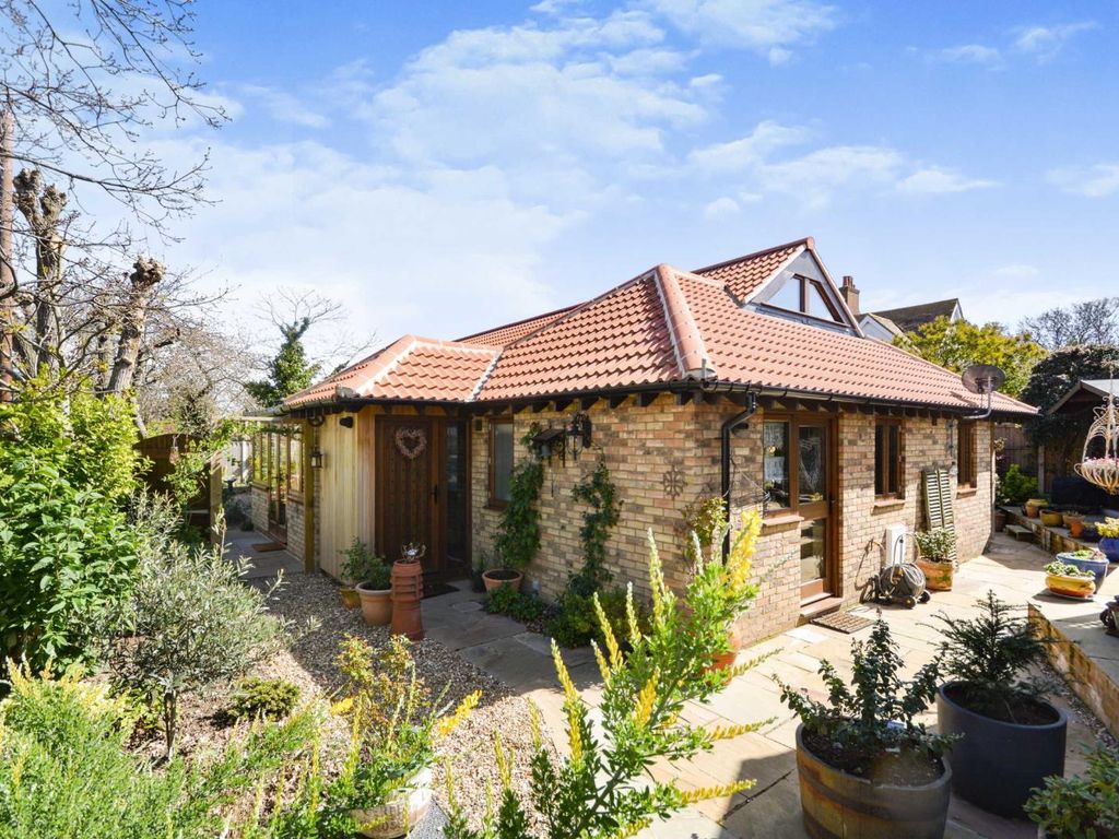 3 bed detached bungalow for sale in Percy Avenue, Broadstairs, Kent