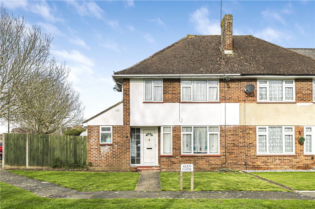 3 bed semidetached house for sale in Glen Close, Shepperton, Middlesex TW17 Zoopla