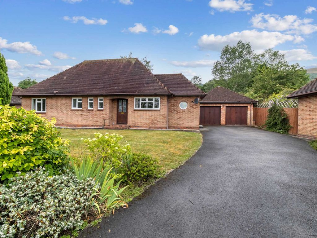 3 bed detached bungalow for sale in The Crescent, Malvern WR14 Zoopla
