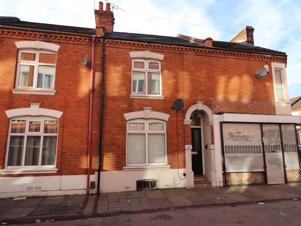3 bed terraced house to rent in Stimpson Avenue, Abington, Northampton