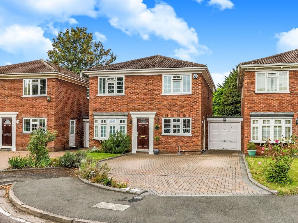 4 bed detached house for sale in Mayfair Close, Surbiton KT6 Zoopla