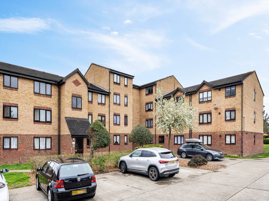 1 bed flat for sale in Plumtree Close, Dagenham RM10 Zoopla