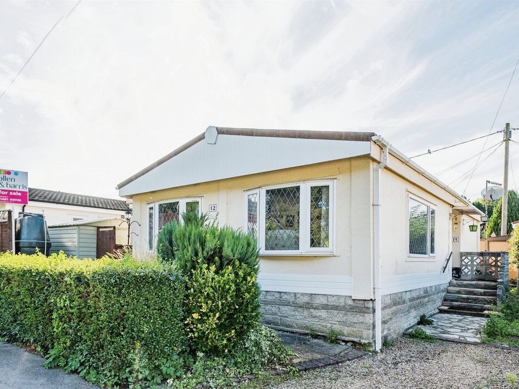 2 bed mobile/park home for sale in Beech Road, Shillingford Hill