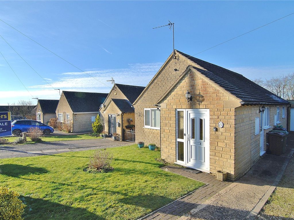 2 bed bungalow for sale in Ferris Court View, Bussage, Stroud