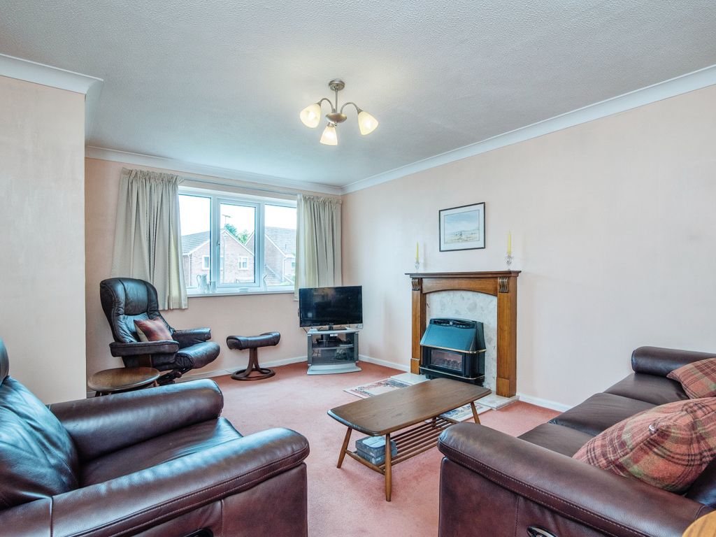 3 bed linkdetached house for sale in Sheringham Road, Worcester