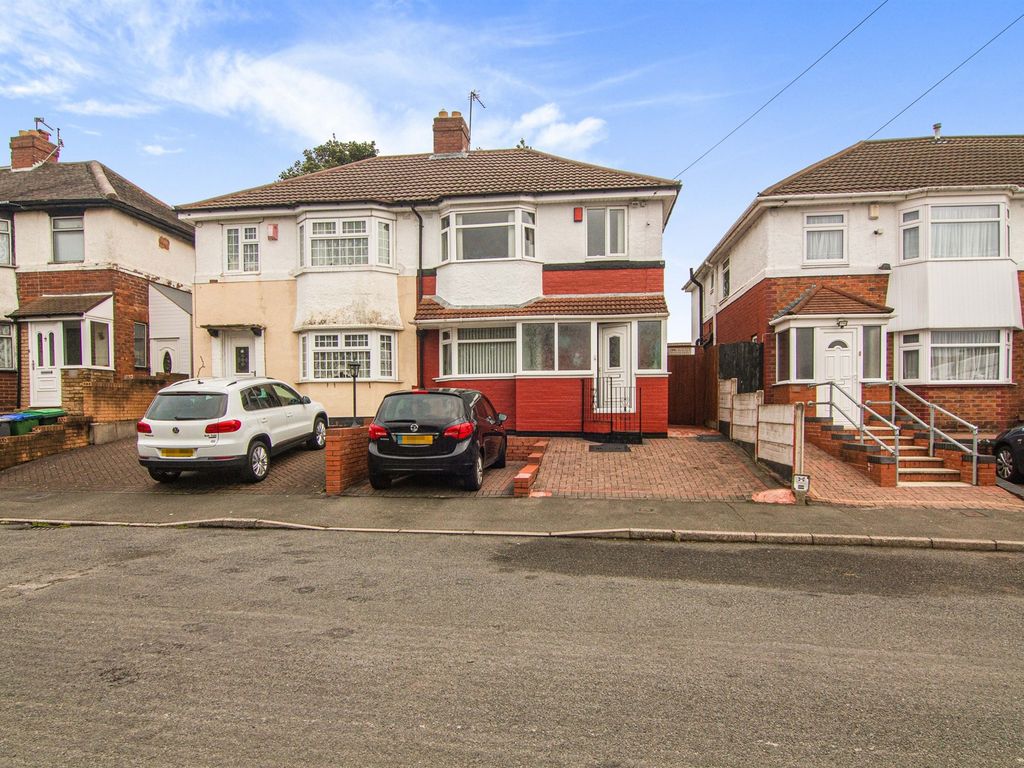 3 bed semidetached house for sale in Lakeside Road, West Bromwich B70