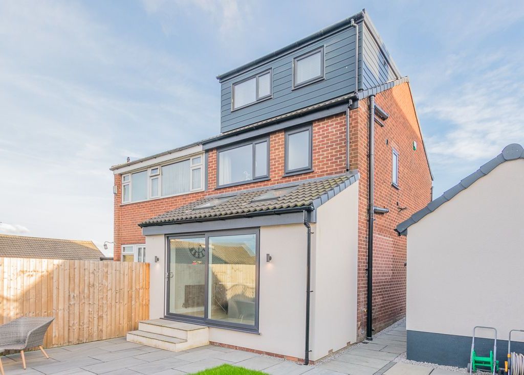 4 bed semidetached house for sale in Castle Ings Gardens, New Farnley