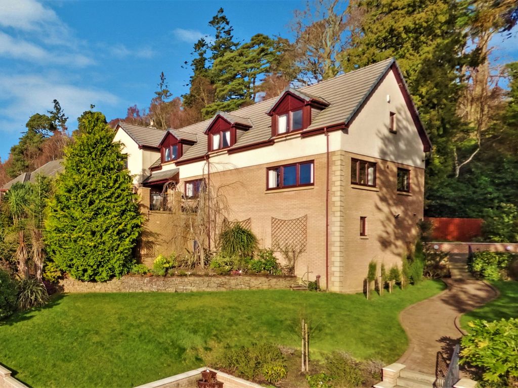 5 bed detached house for sale in Broomfield Gardens, Shandon, Argyll